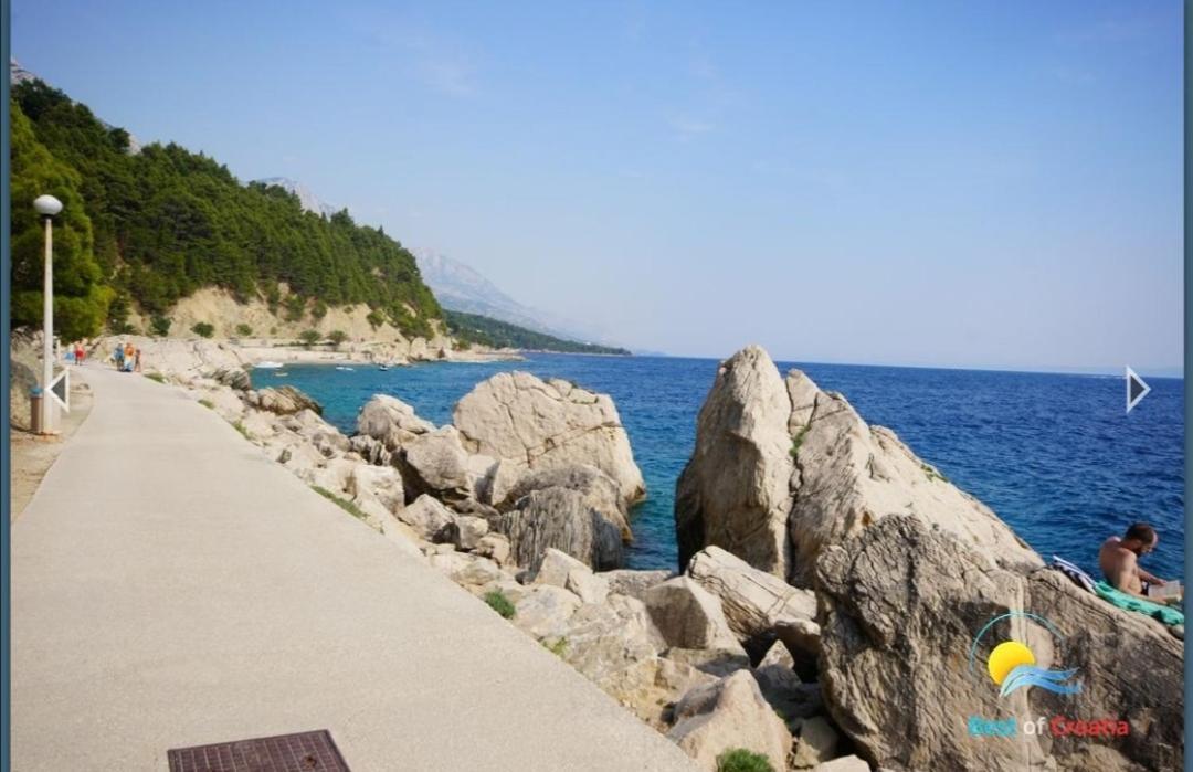 Apartmani Mares - 20 M From The Beach 브렐라 외부 사진