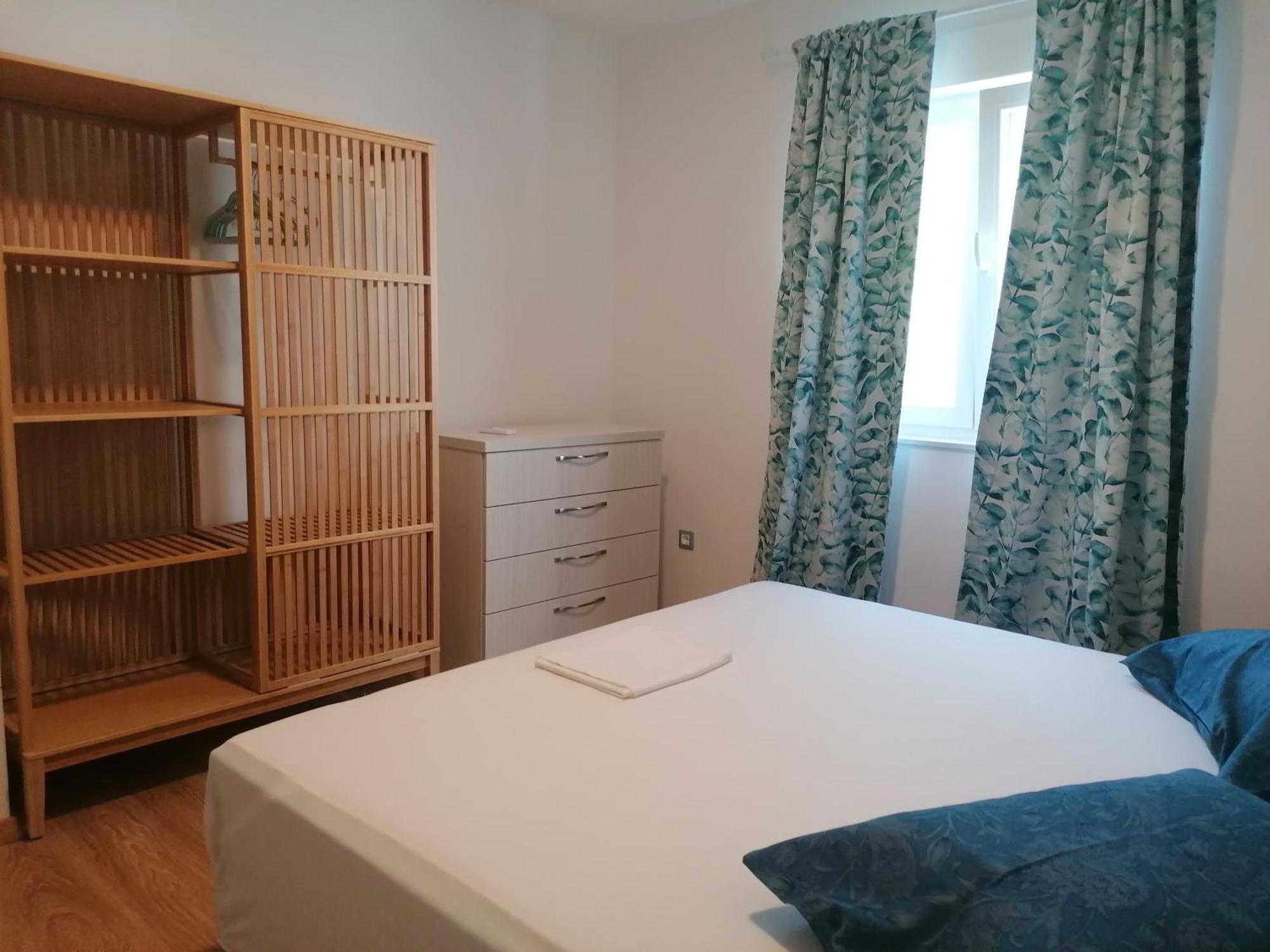 Apartmani Mares - 20 M From The Beach 브렐라 외부 사진