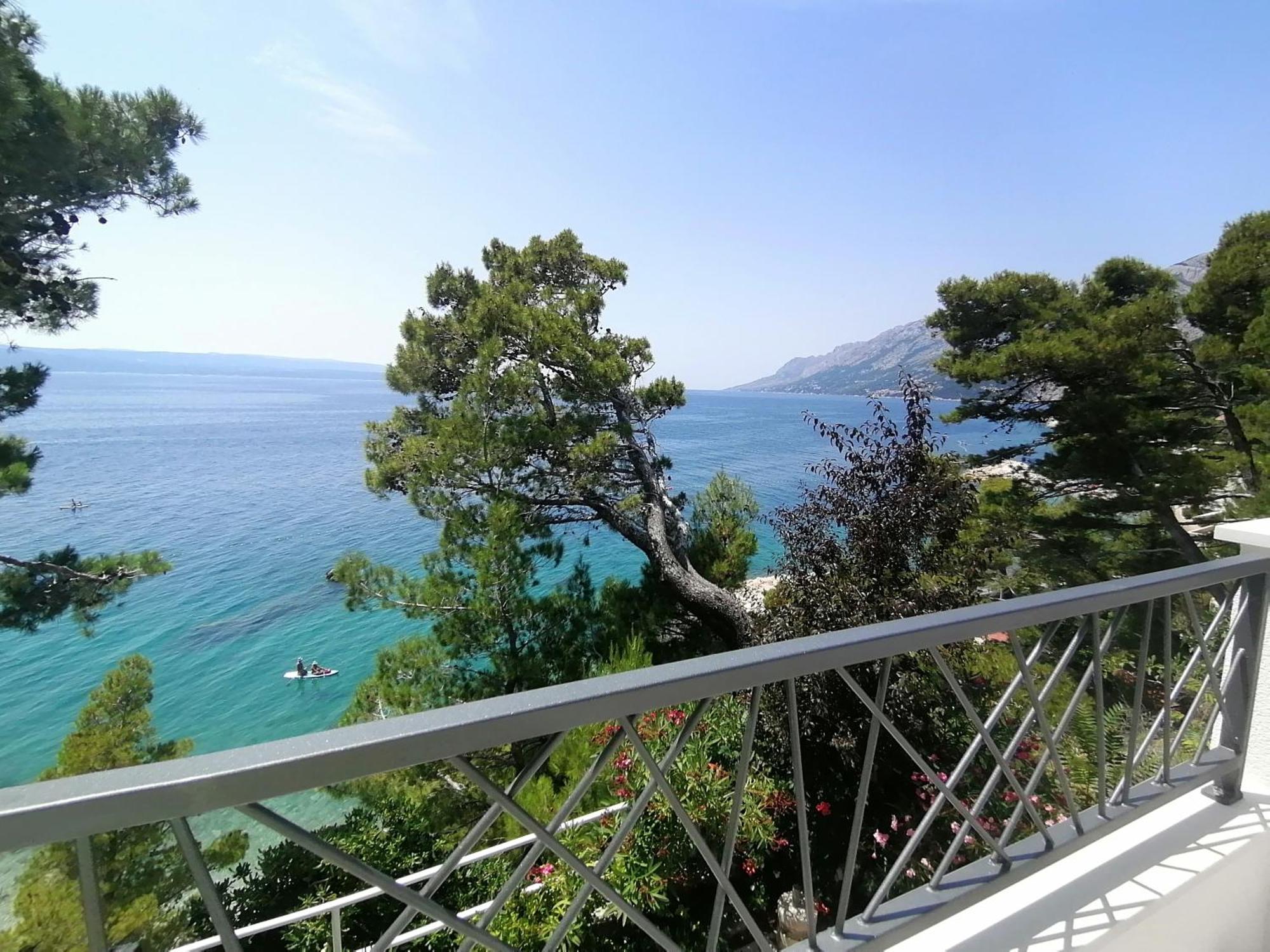 Apartmani Mares - 20 M From The Beach 브렐라 외부 사진